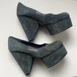 Surface To Air Designer Platform Grey Suede Pumps Size 37